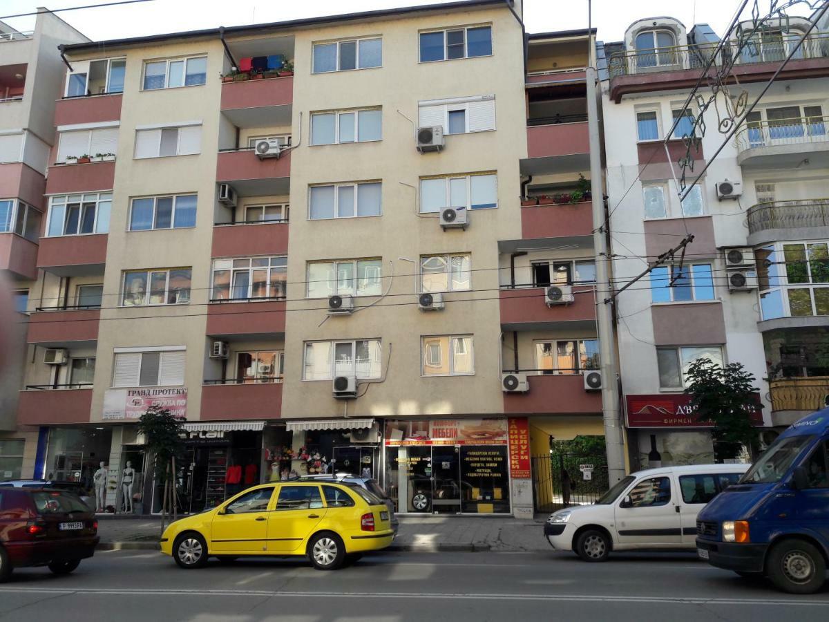 Lucky 7 - Comfort,Clean ,Cosy Apartment Ruse Exterior photo